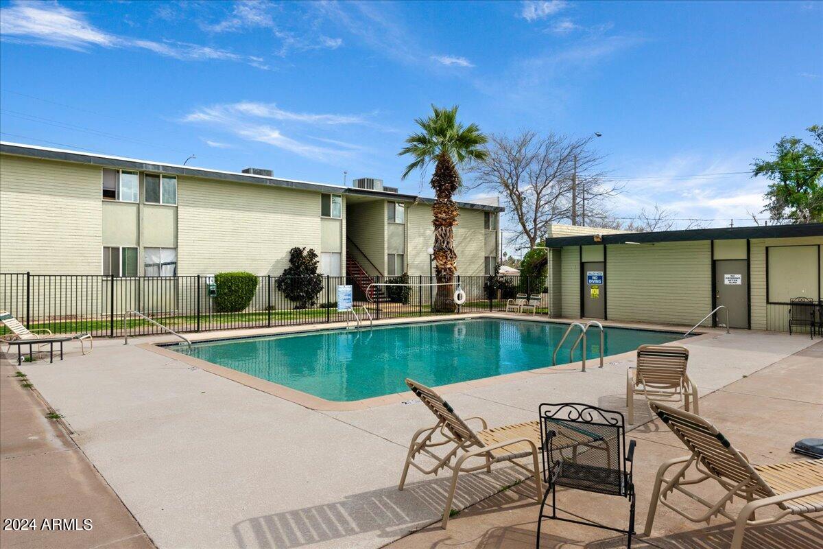 6767 N 7TH Street # 215