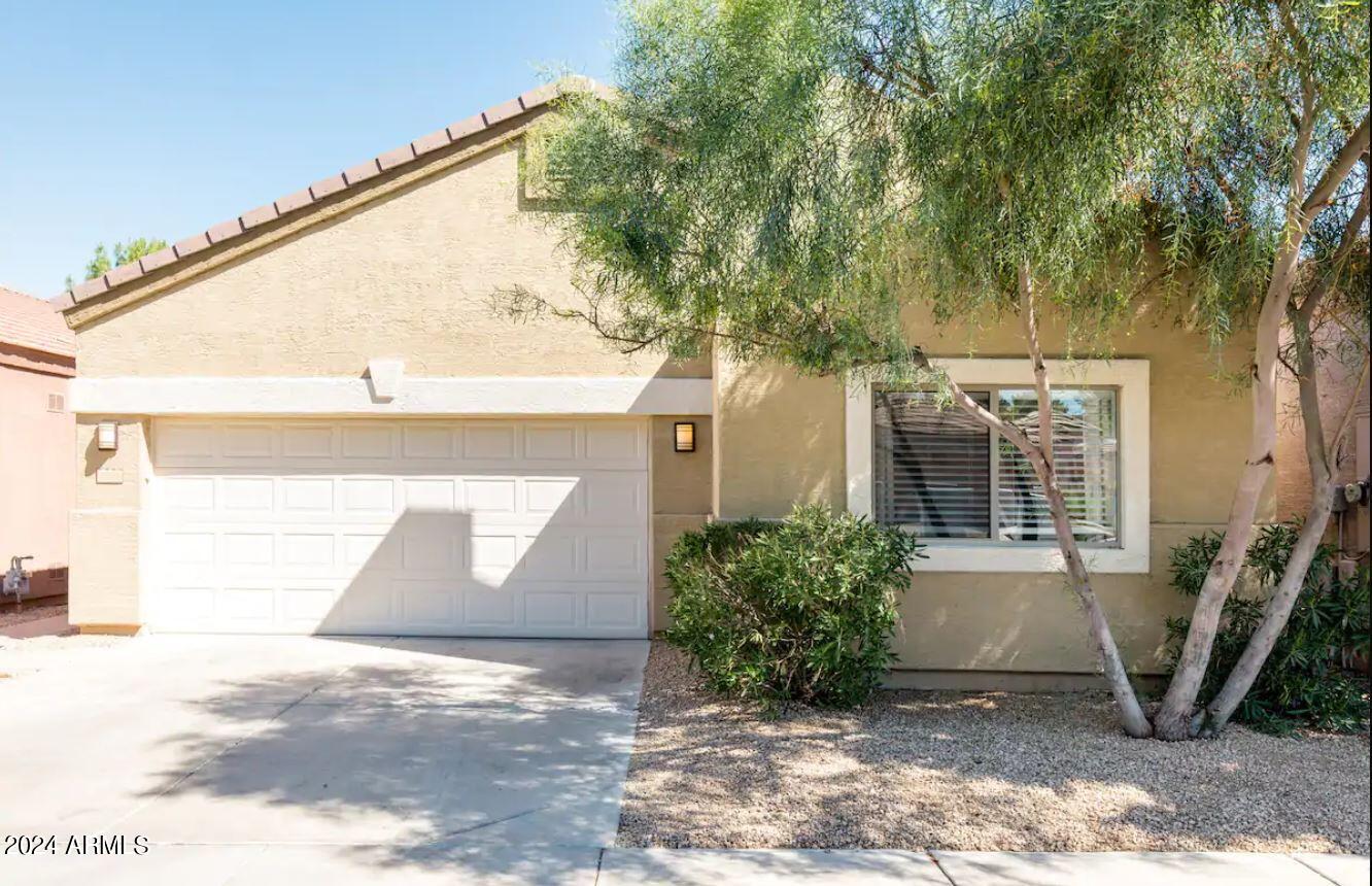 3252 E MALDONADO Drive