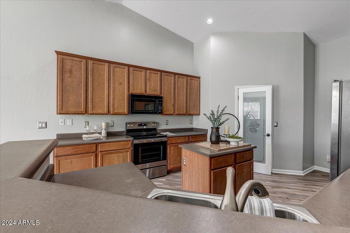2023 W CARSON Road