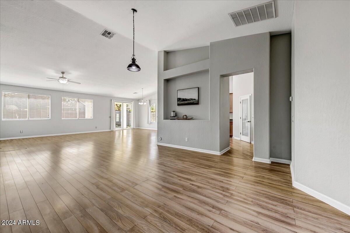 2023 W CARSON Road