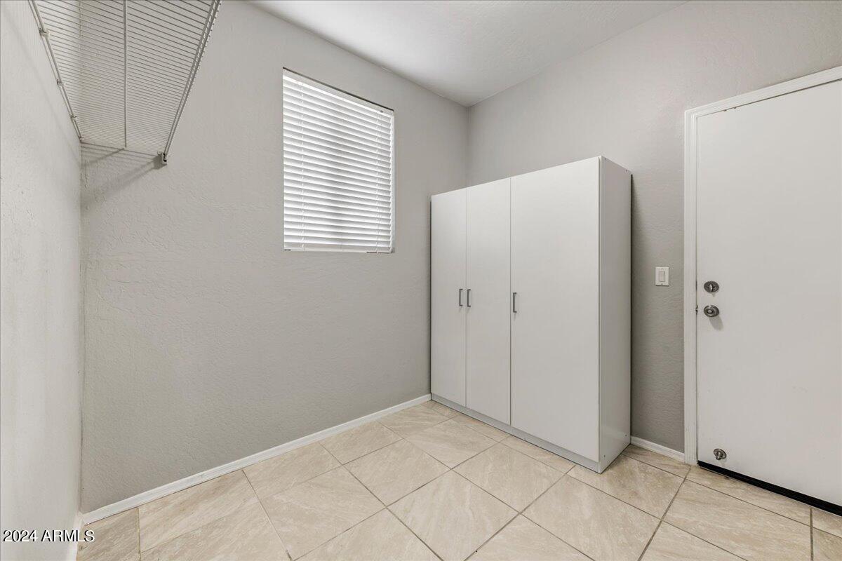 2023 W CARSON Road