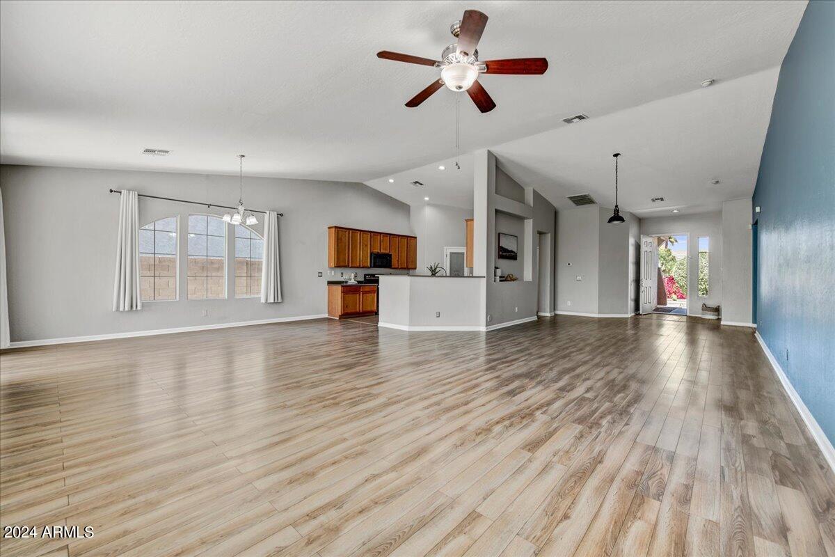2023 W CARSON Road