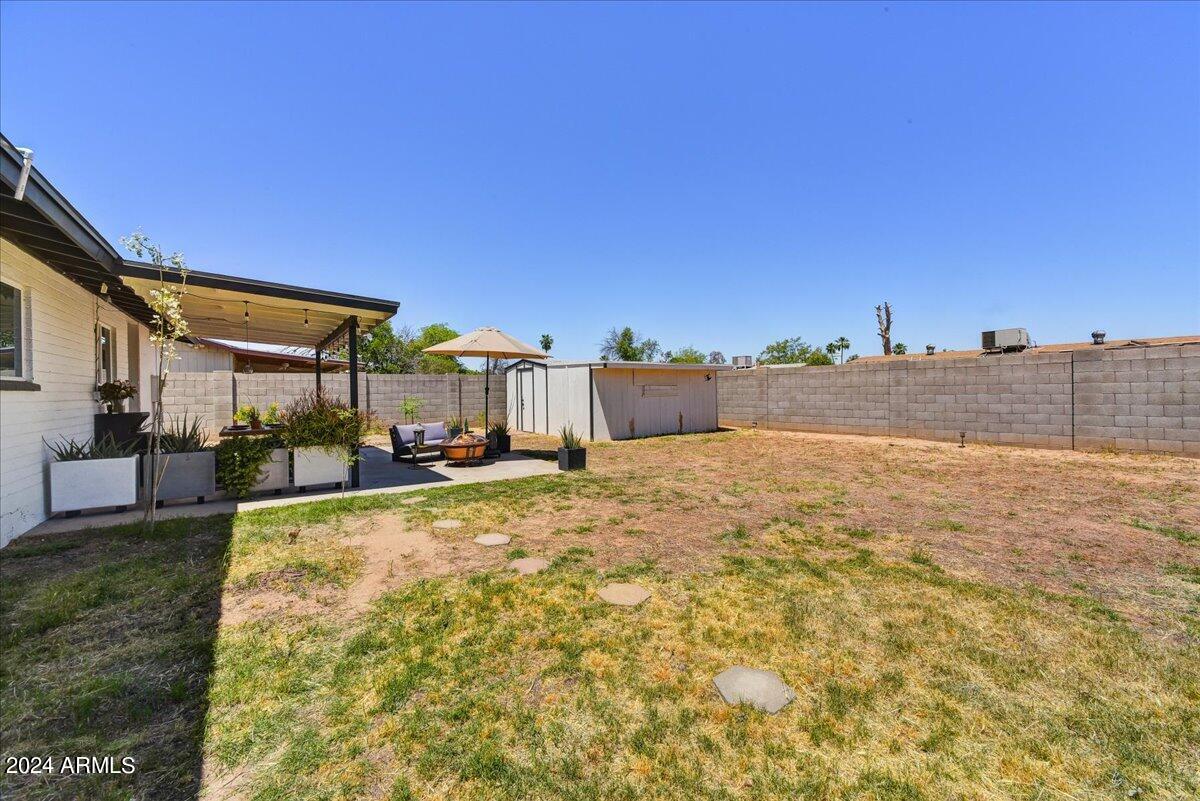 4732 E St Anne Avenue