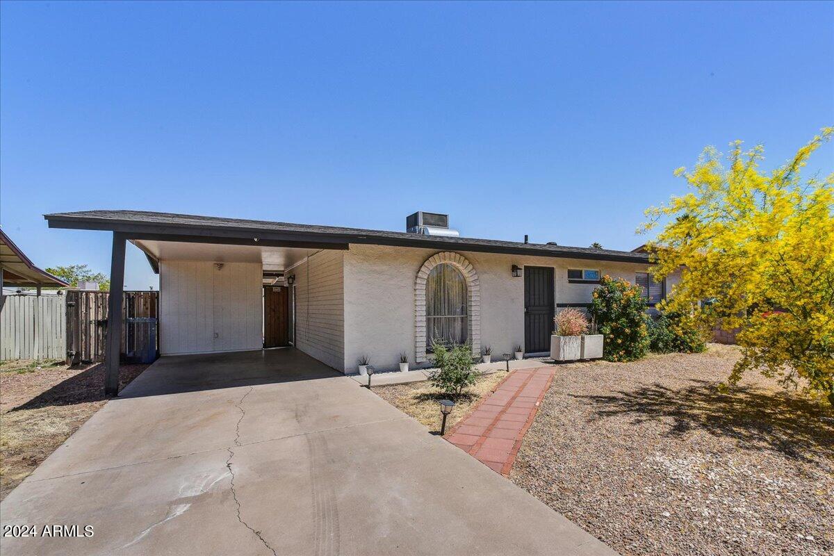 4732 E St Anne Avenue