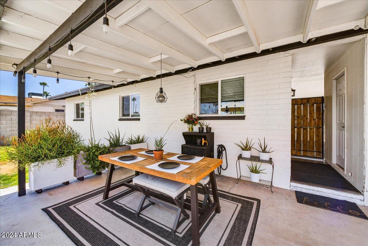 4732 E St Anne Avenue