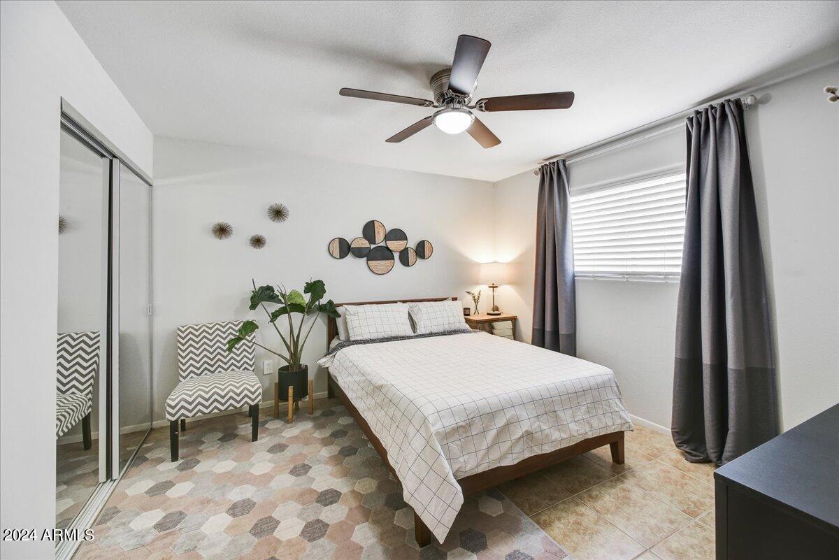 4732 E St Anne Avenue