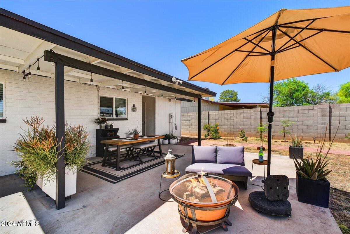 4732 E St Anne Avenue