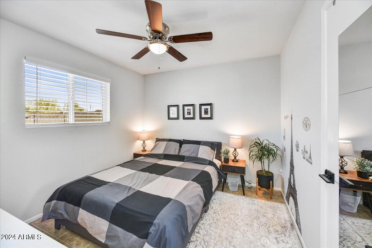 4732 E St Anne Avenue