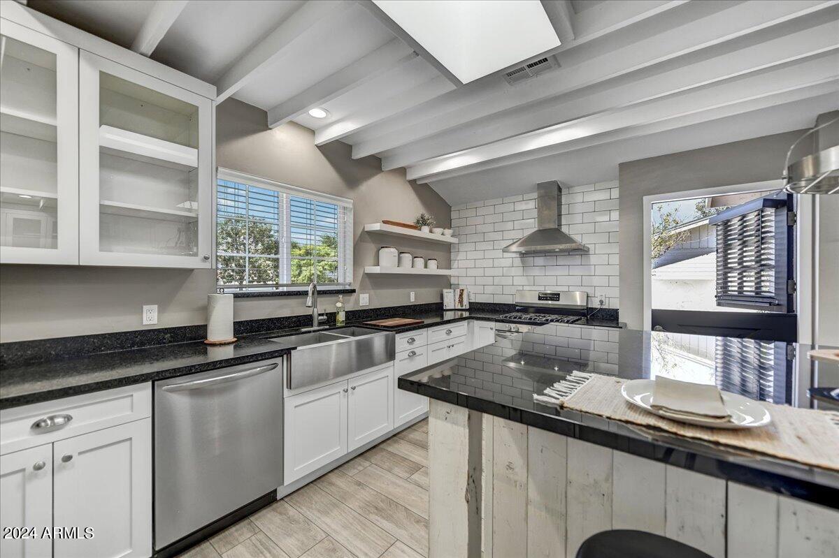 3132 E Highland Avenue