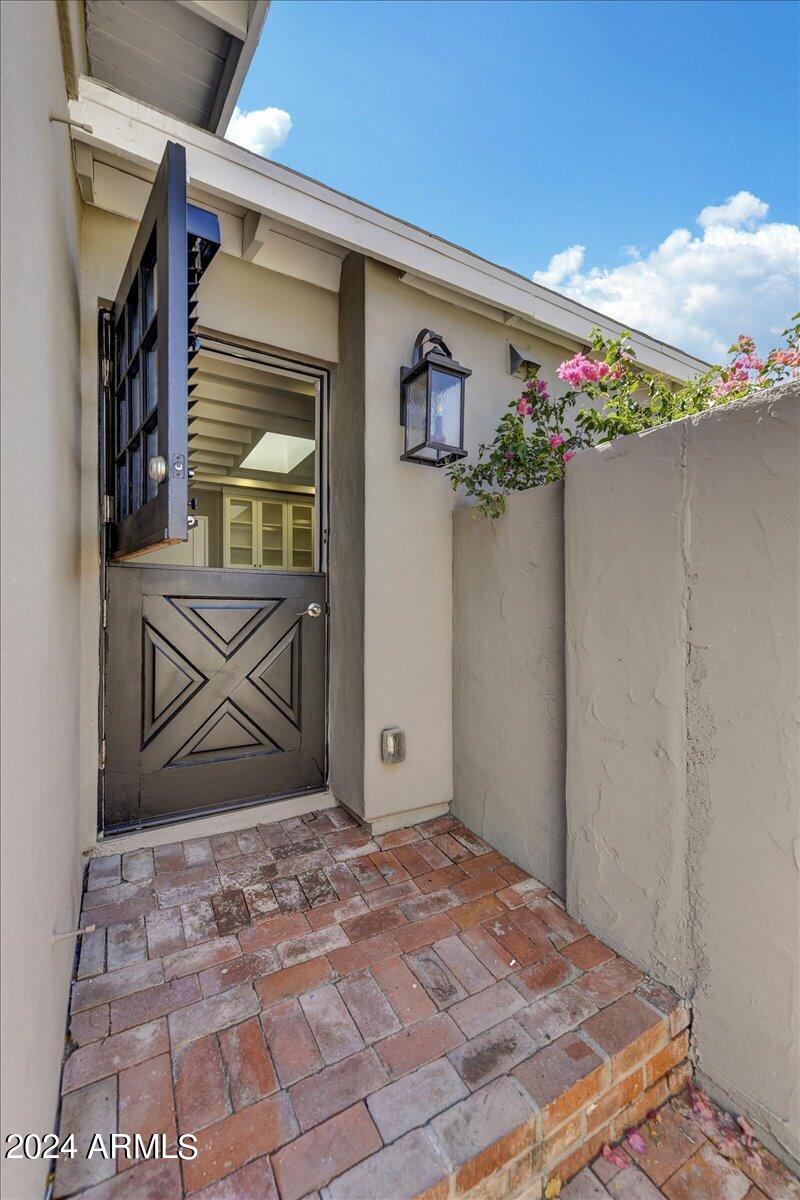 3132 E Highland Avenue