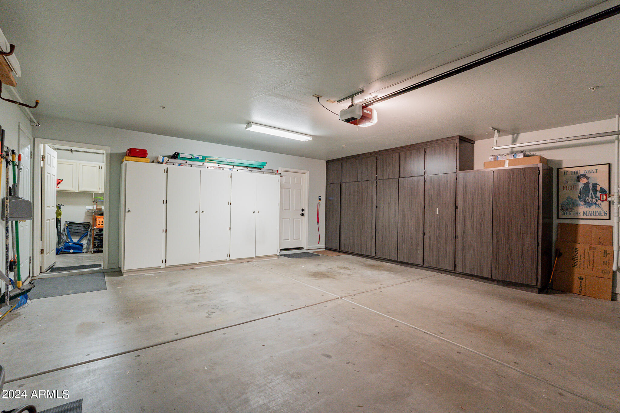 7516 E MERCER Lane