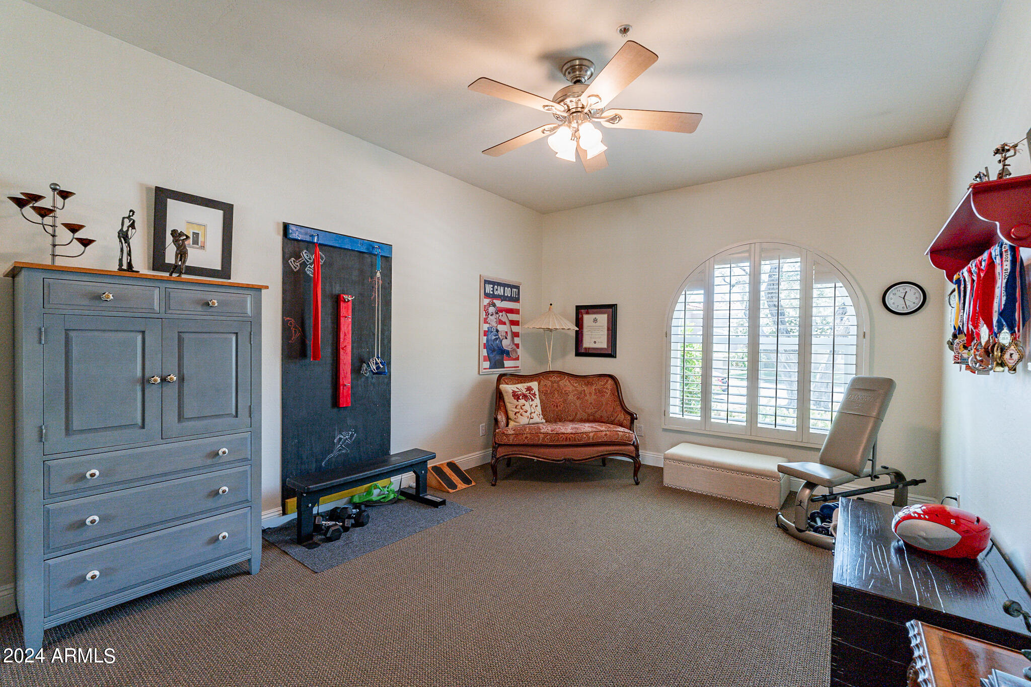 7516 E MERCER Lane