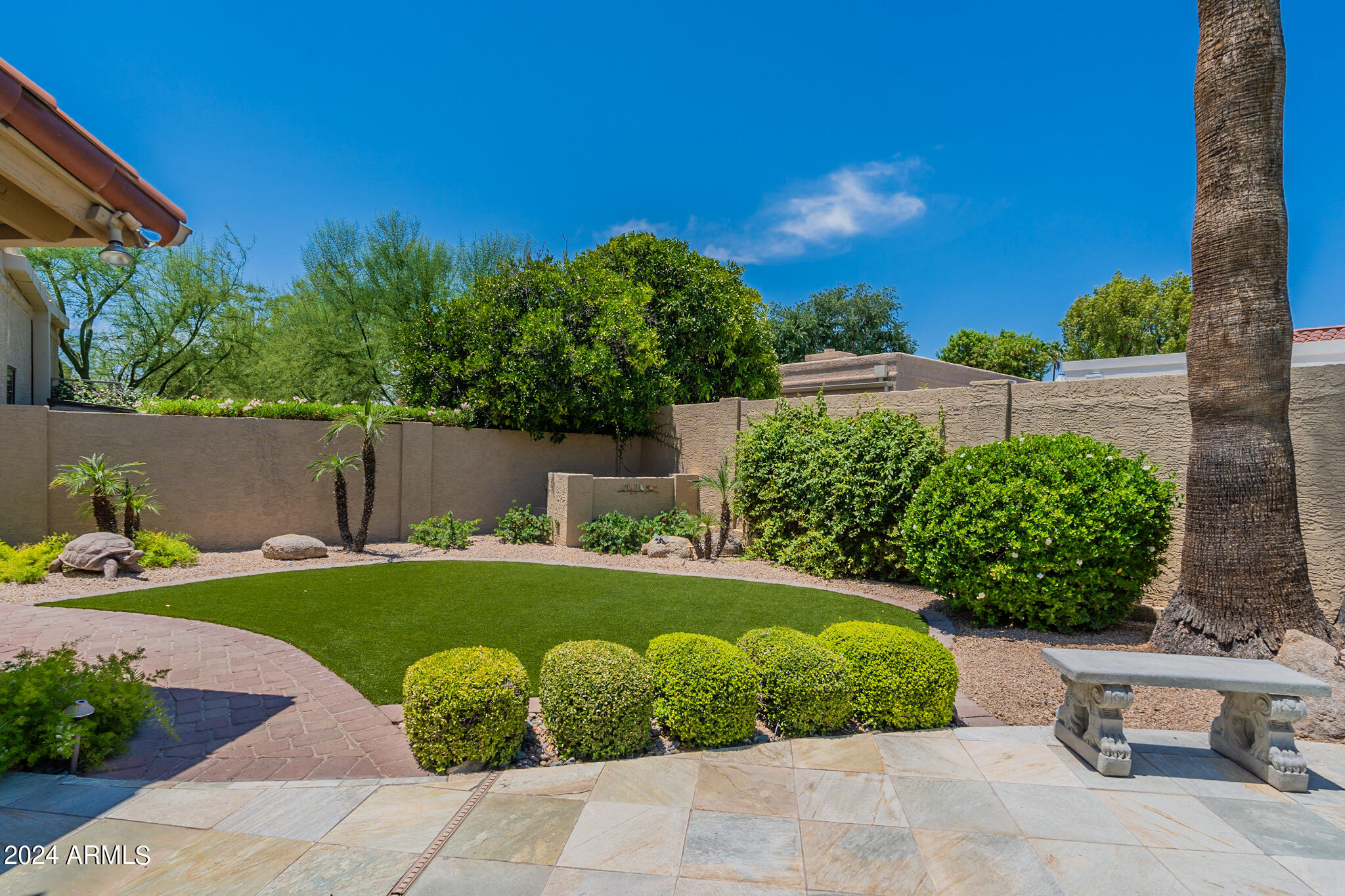 7516 E MERCER Lane