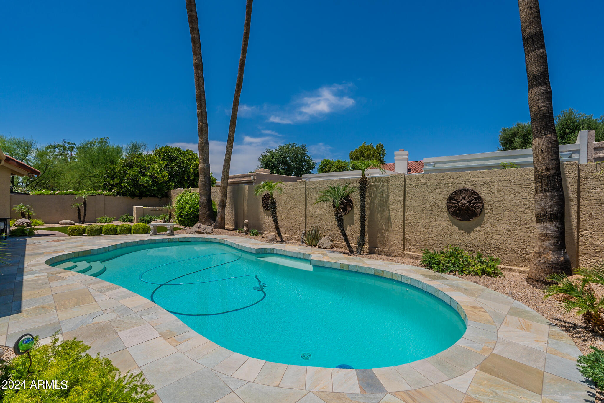 7516 E MERCER Lane