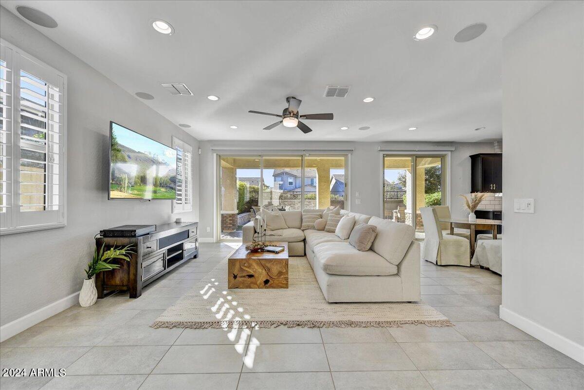 2091 E WISTERIA Drive