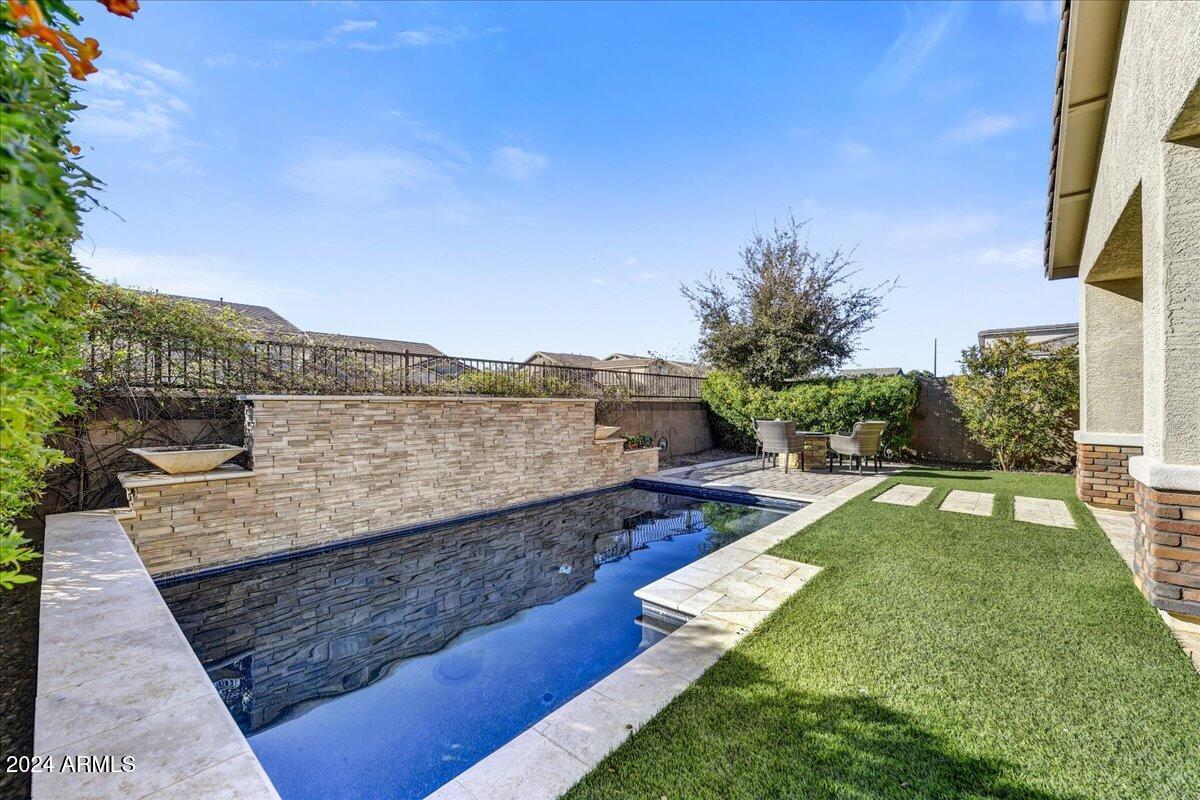 2091 E WISTERIA Drive