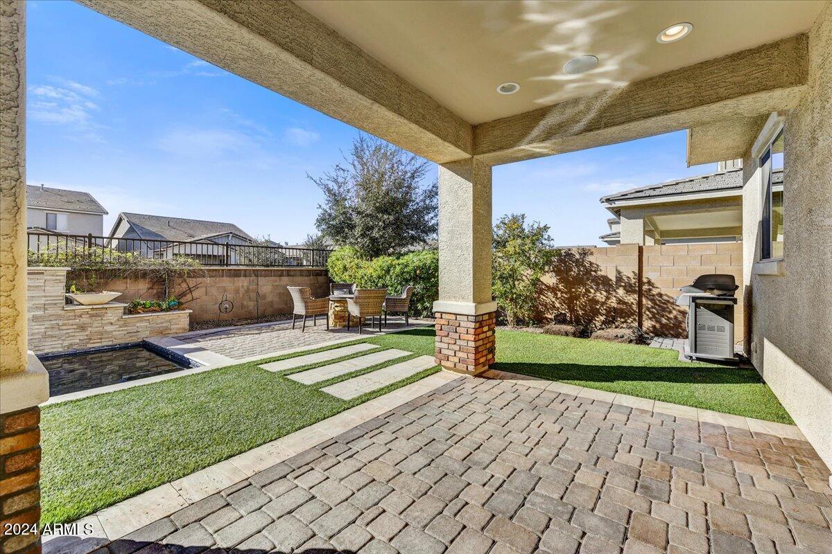 2091 E WISTERIA Drive