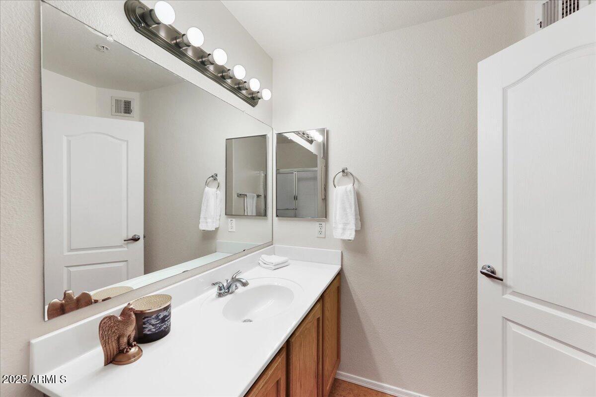 2402 E 5TH Street # 1521