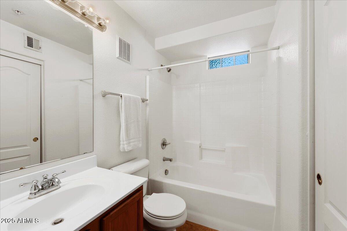 2402 E 5TH Street # 1521