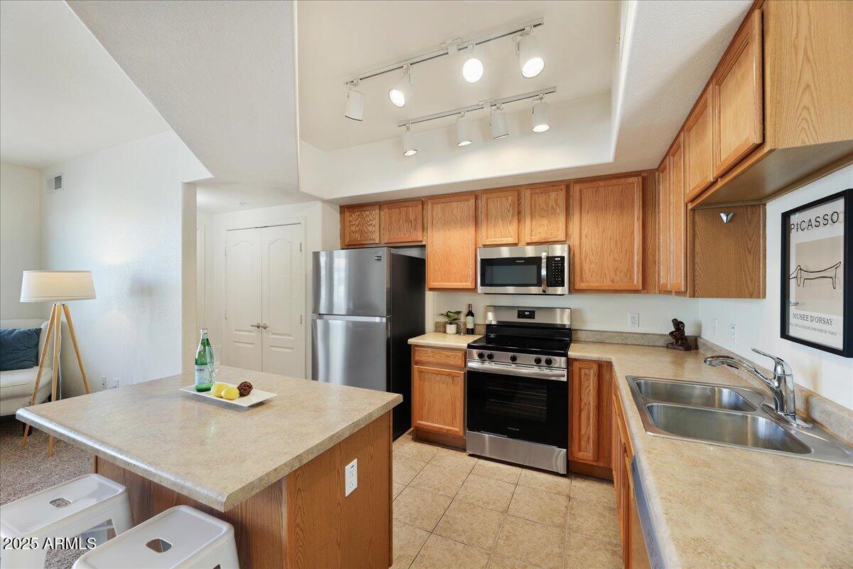 2402 E 5TH Street # 1521