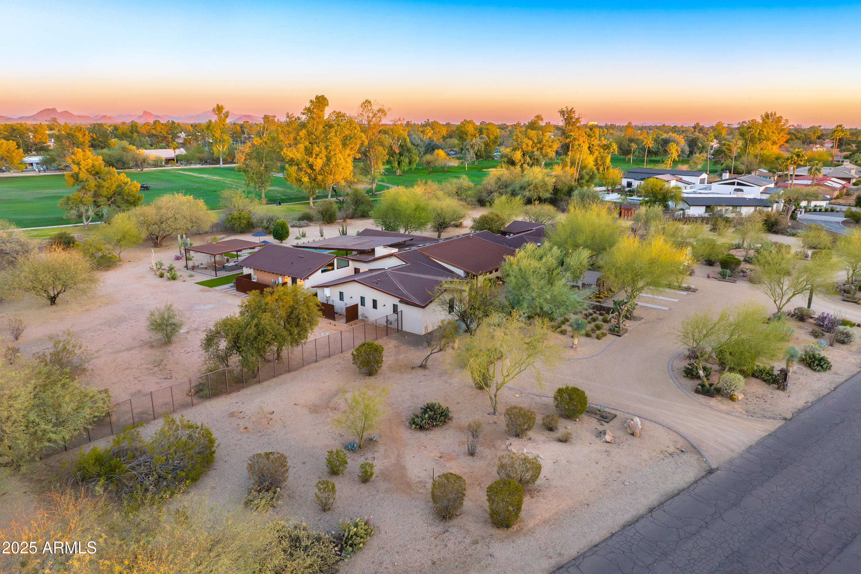 11801 N SUNDOWN Drive