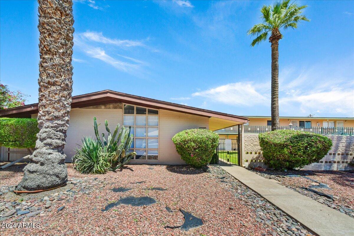 1908 W BERRIDGE Lane, 9