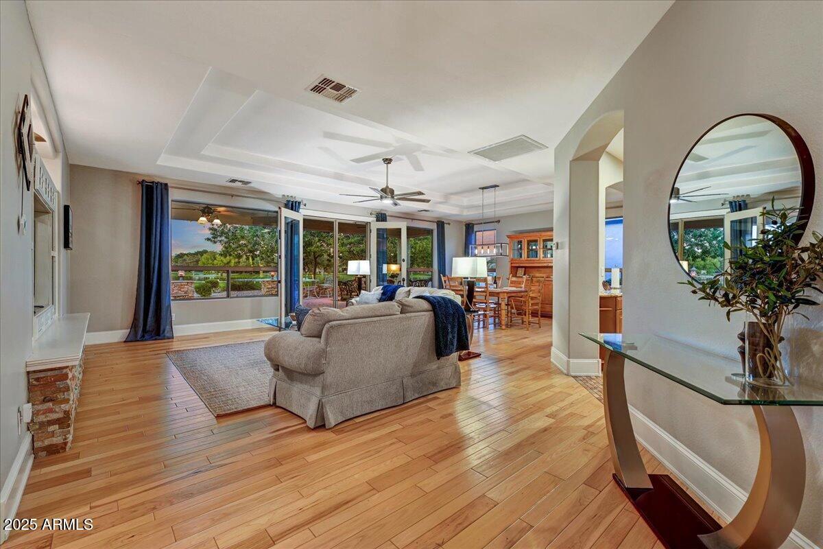 8828 E SUNRIDGE Drive