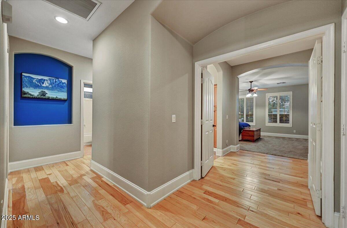 8828 E SUNRIDGE Drive