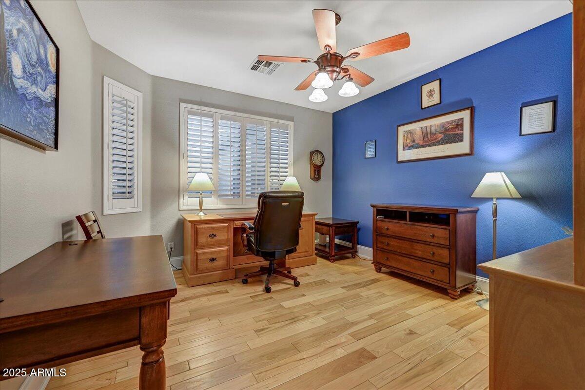 8828 E SUNRIDGE Drive