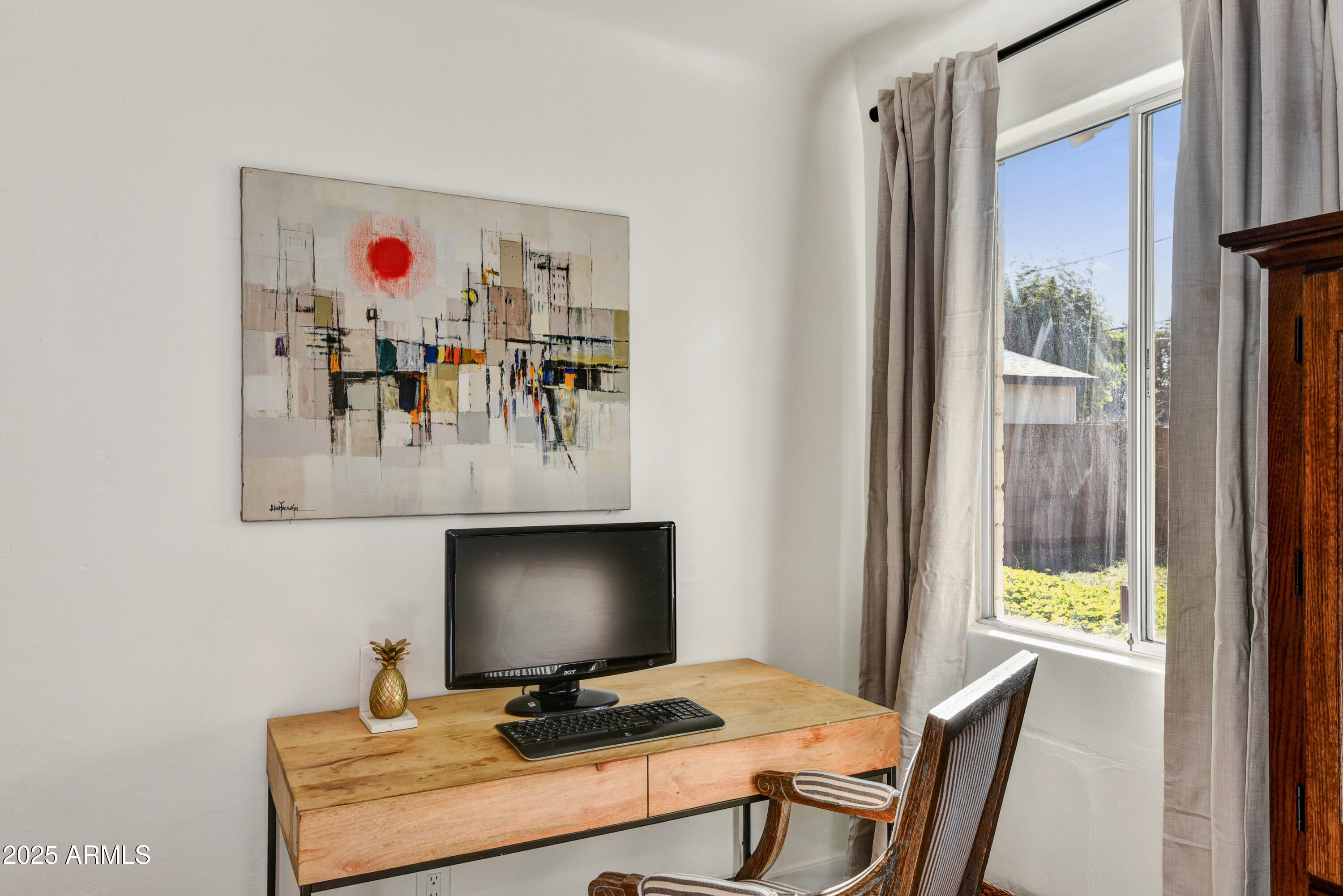 1735 W Mitchell Drive