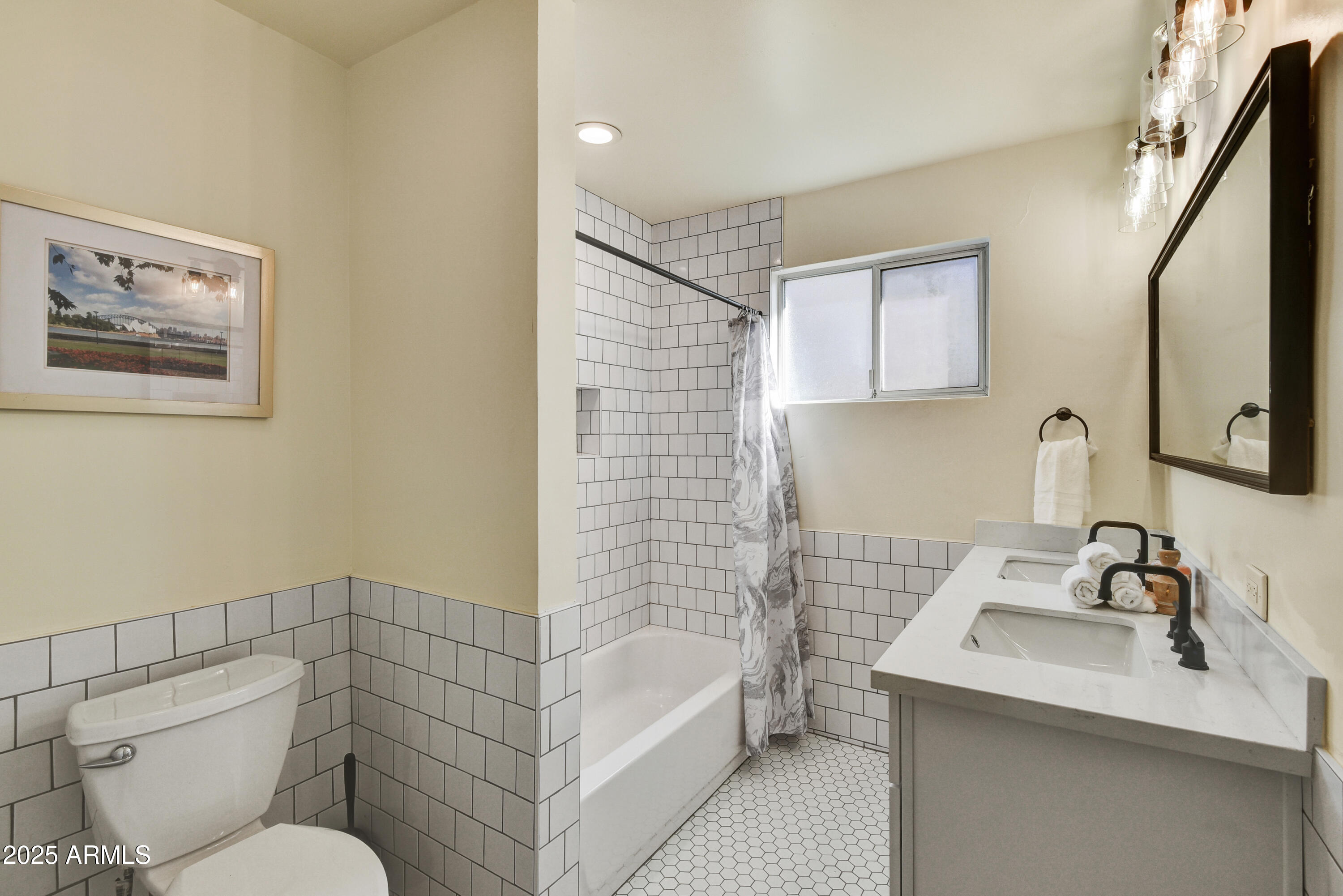 1735 W Mitchell Drive