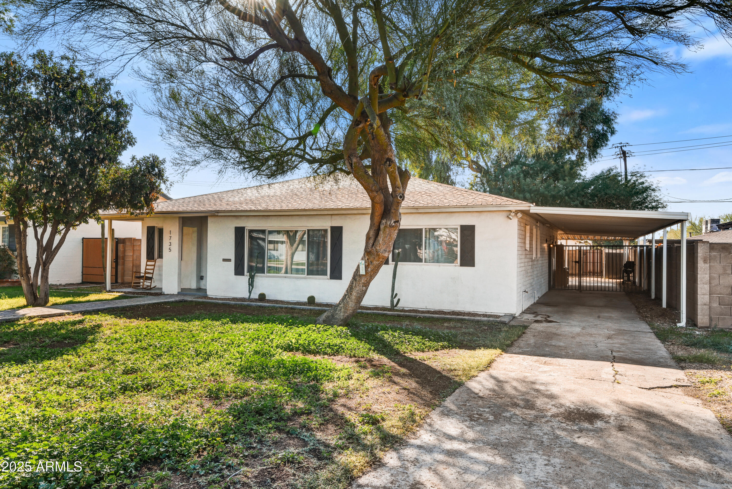 1735 W Mitchell Drive