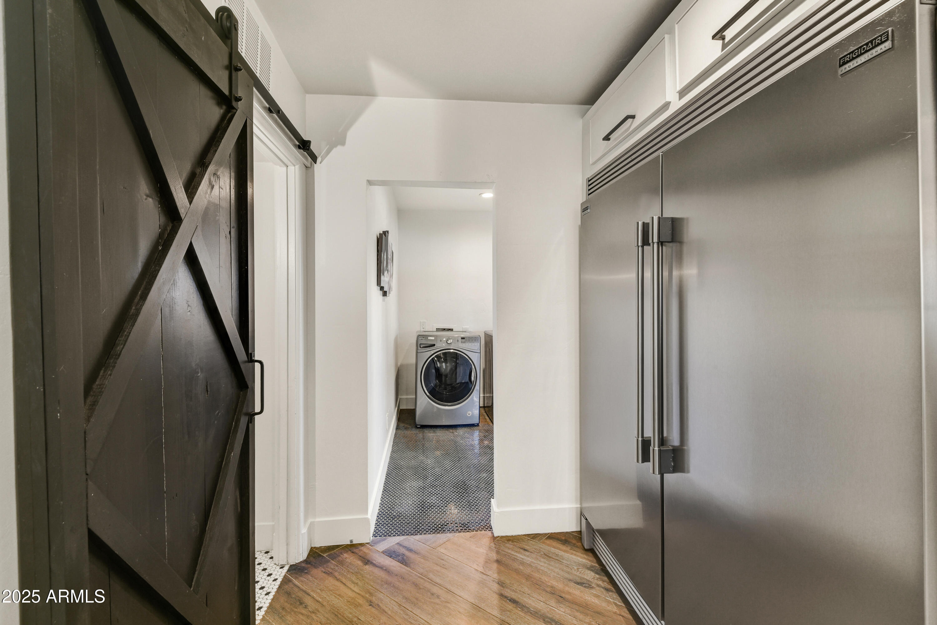 1735 W Mitchell Drive