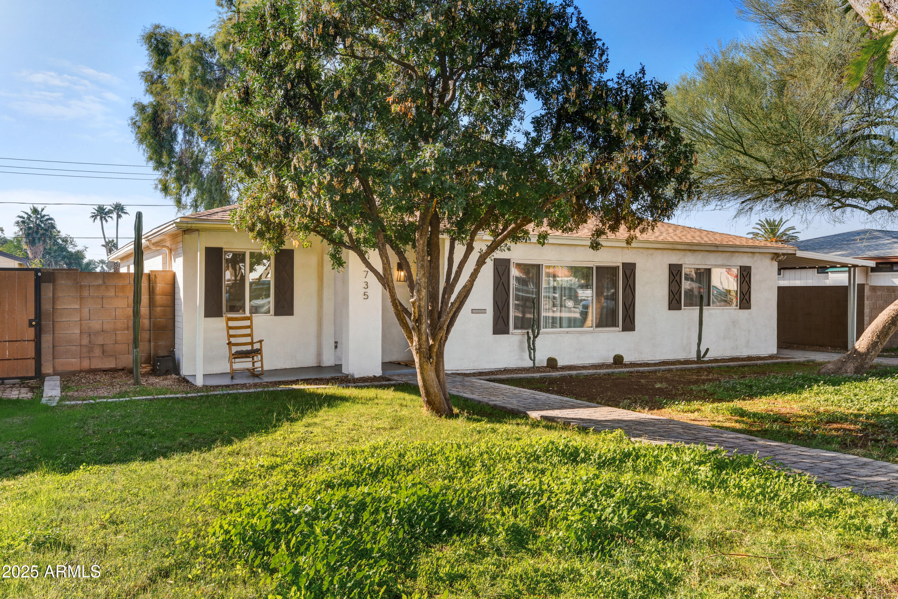 1735 W Mitchell Drive