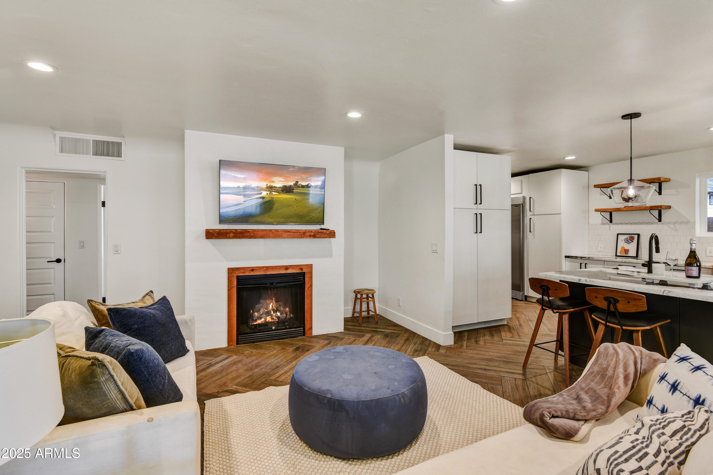 1735 W Mitchell Drive