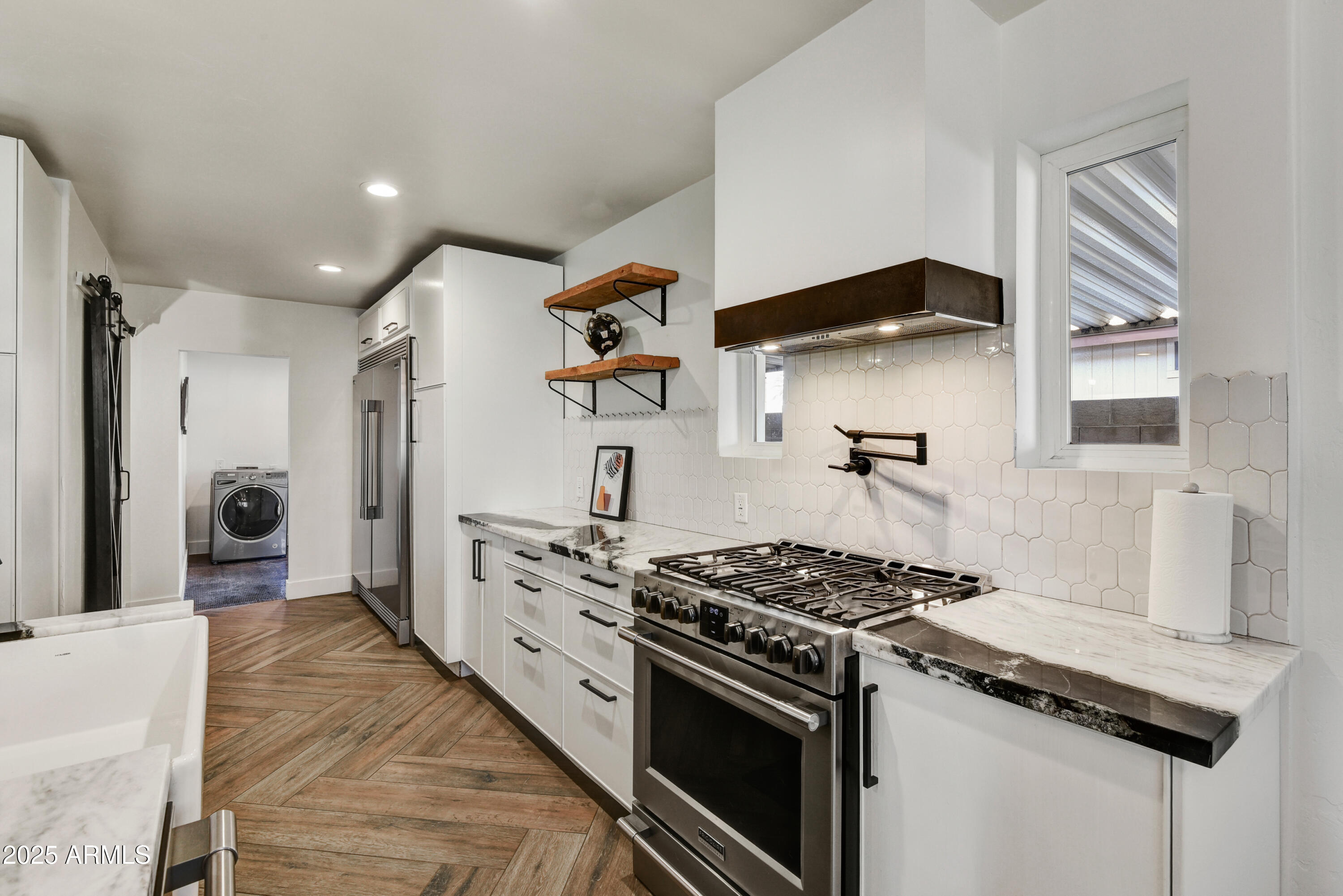 1735 W Mitchell Drive