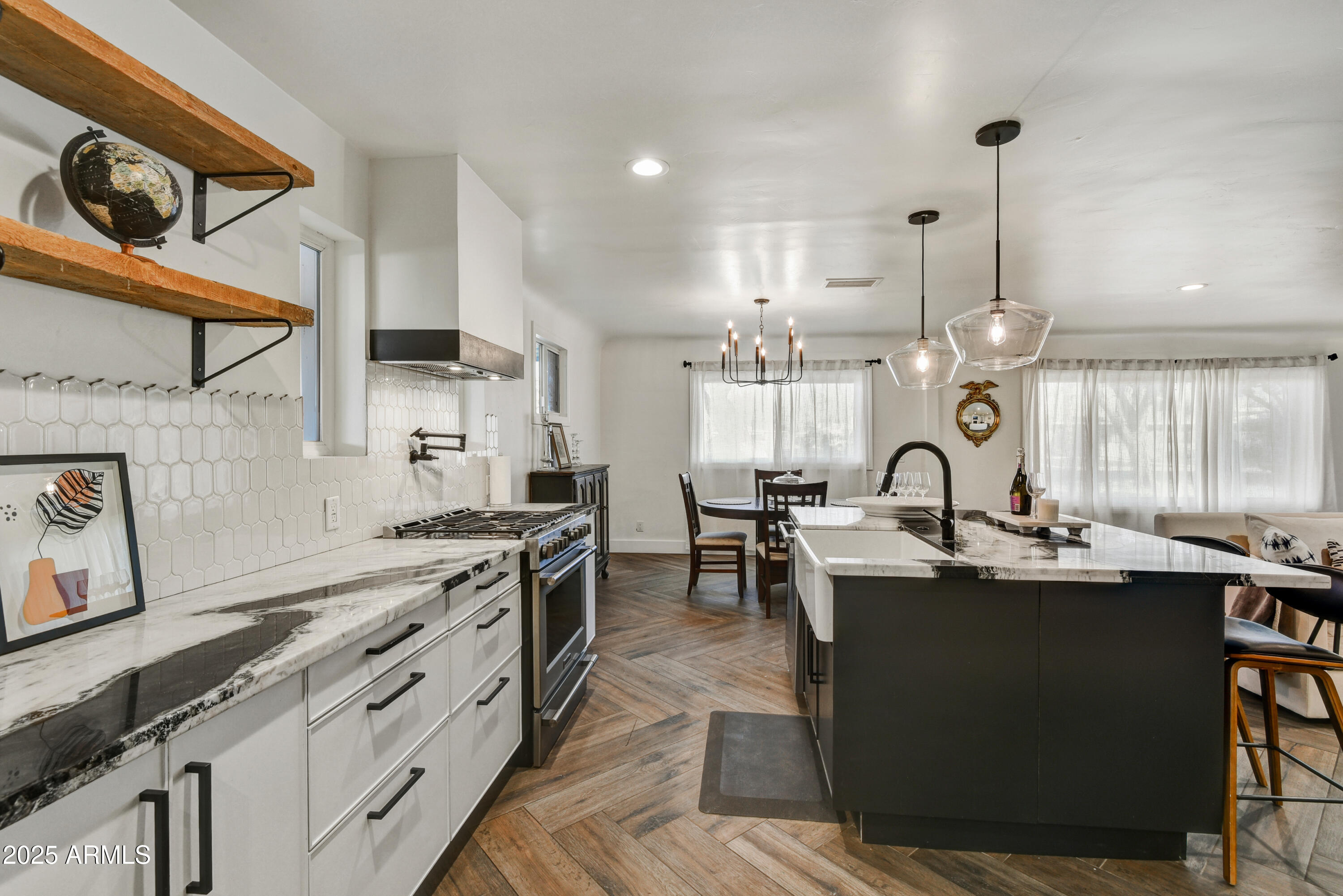 1735 W Mitchell Drive