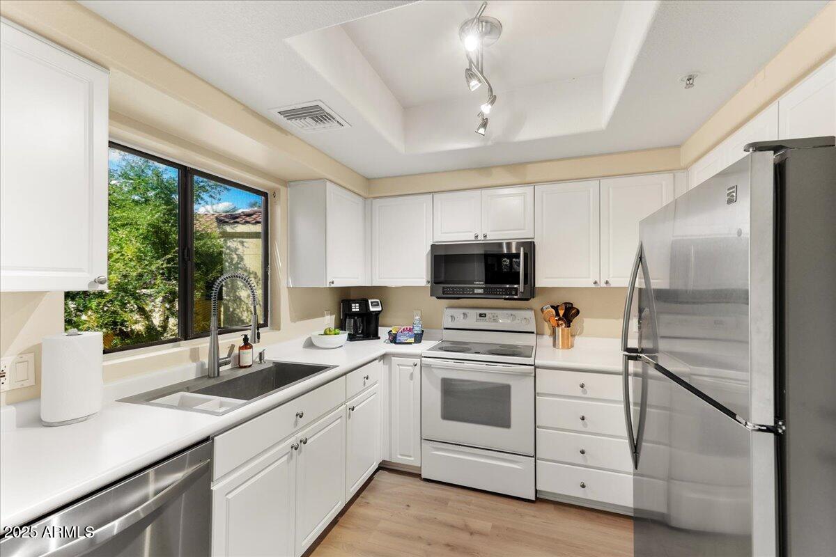 7575 E INDIAN BEND Road 2141