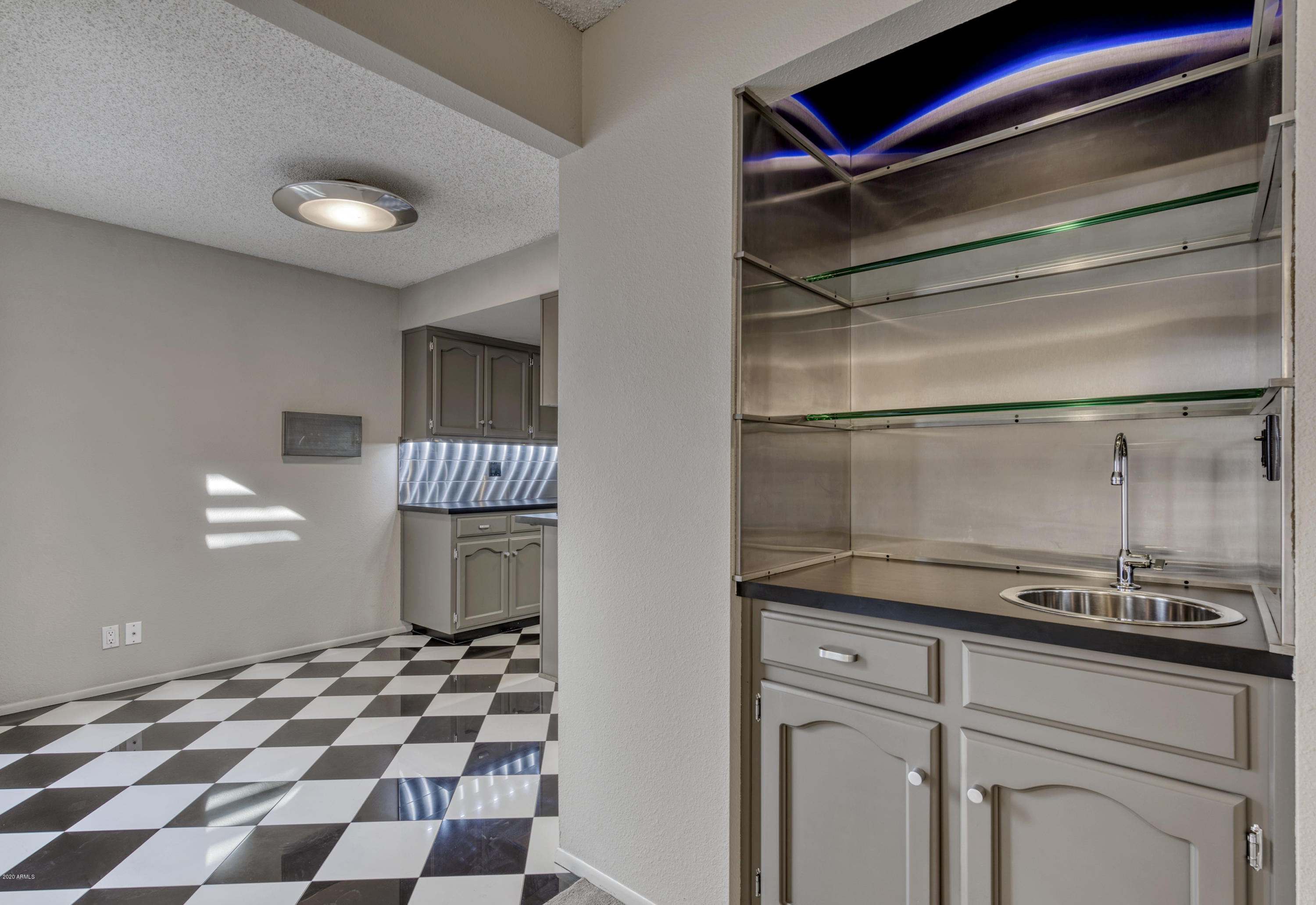 7145 E MCDONALD Drive