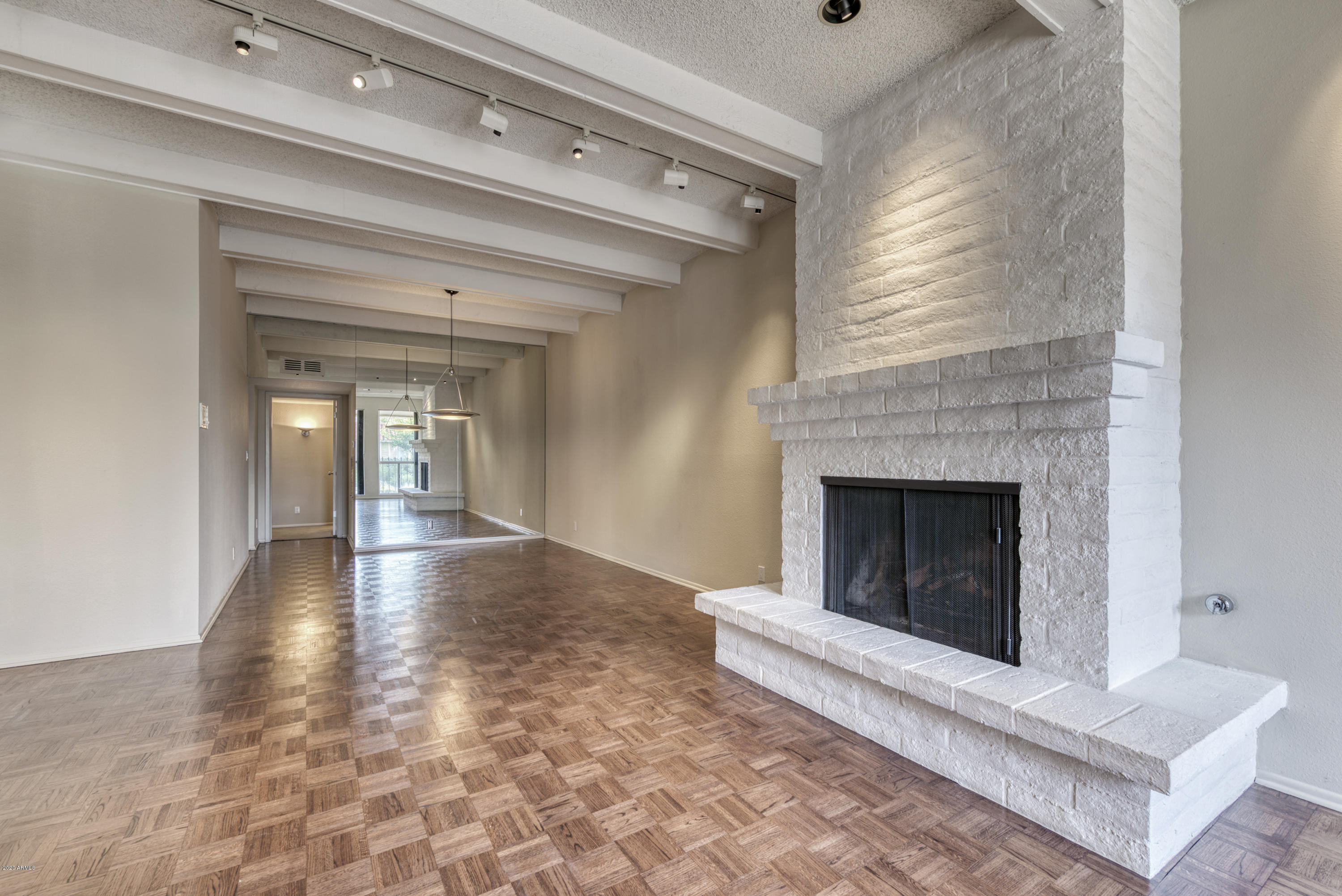 7145 E MCDONALD Drive