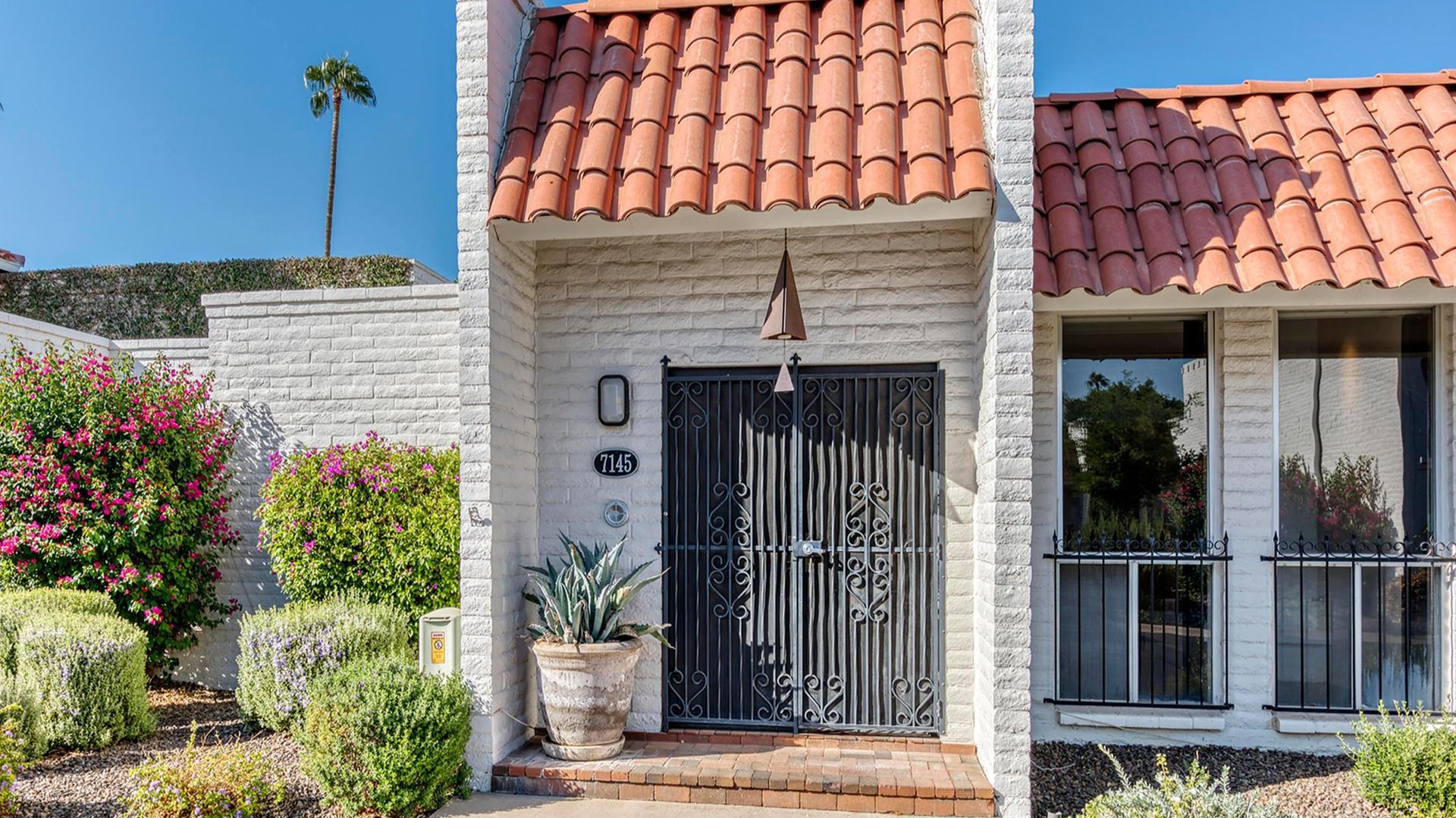 7145 E MCDONALD Drive