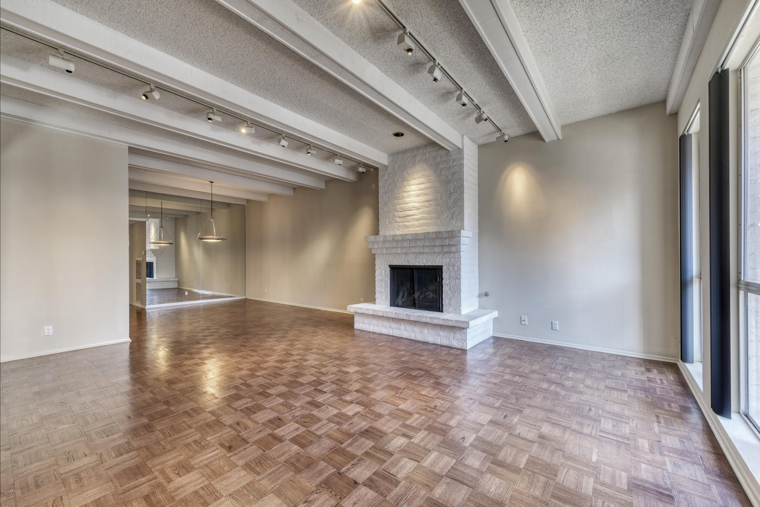 7145 E MCDONALD Drive