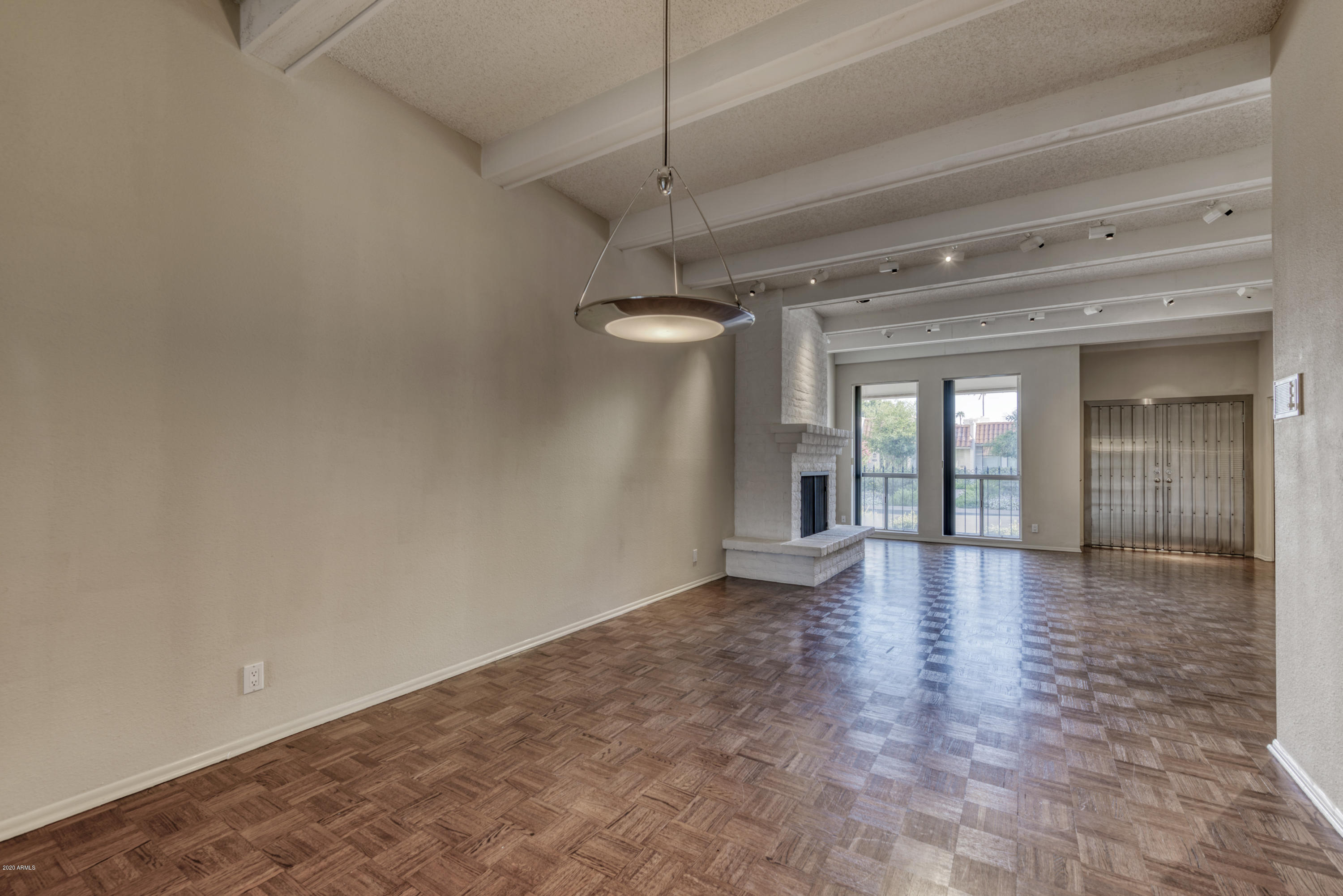 7145 E MCDONALD Drive