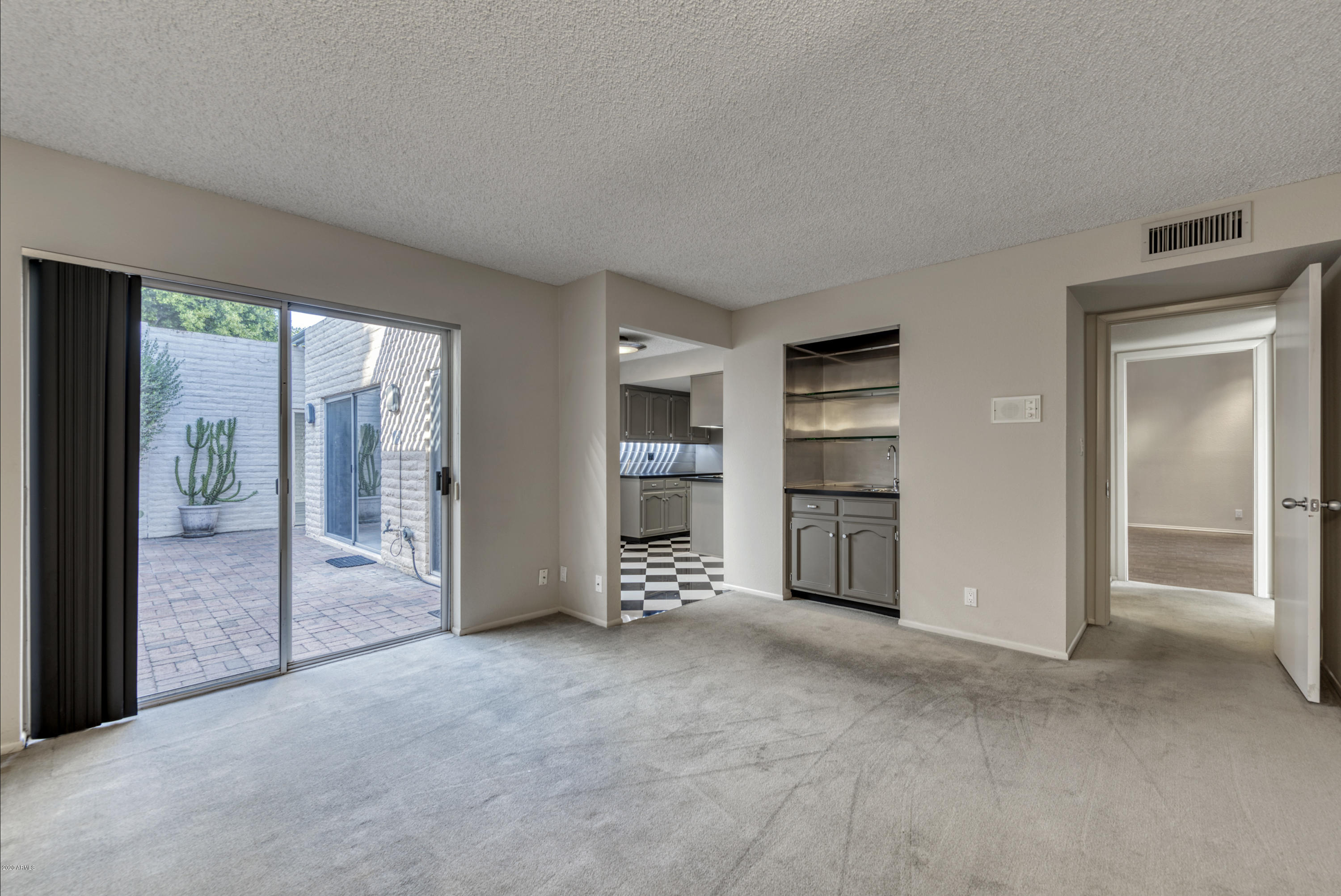 7145 E MCDONALD Drive