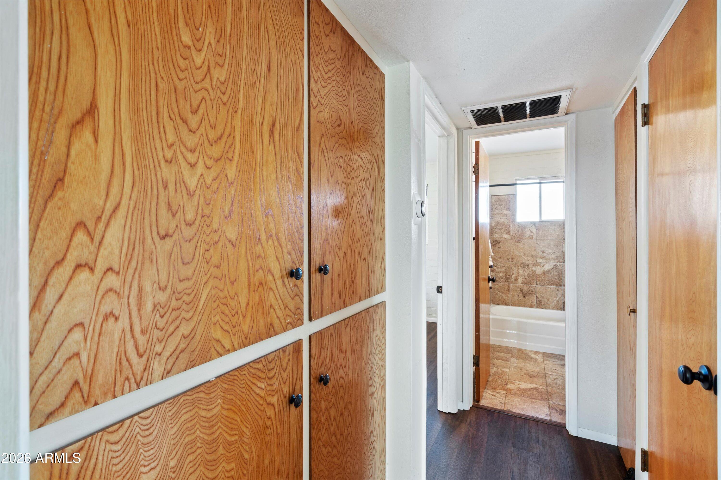 1908 W BERRIDGE Lane 11