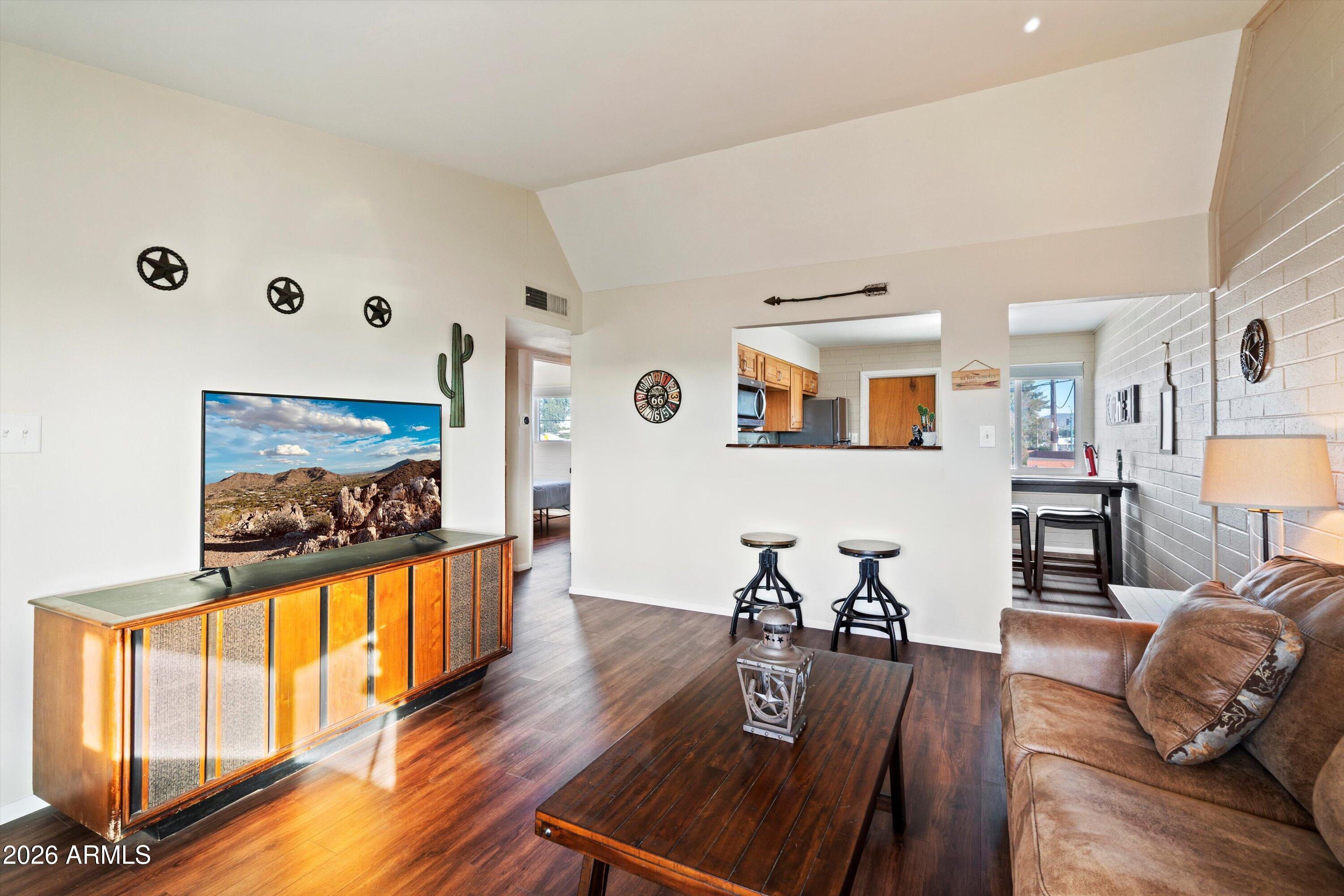 1908 W BERRIDGE Lane 11