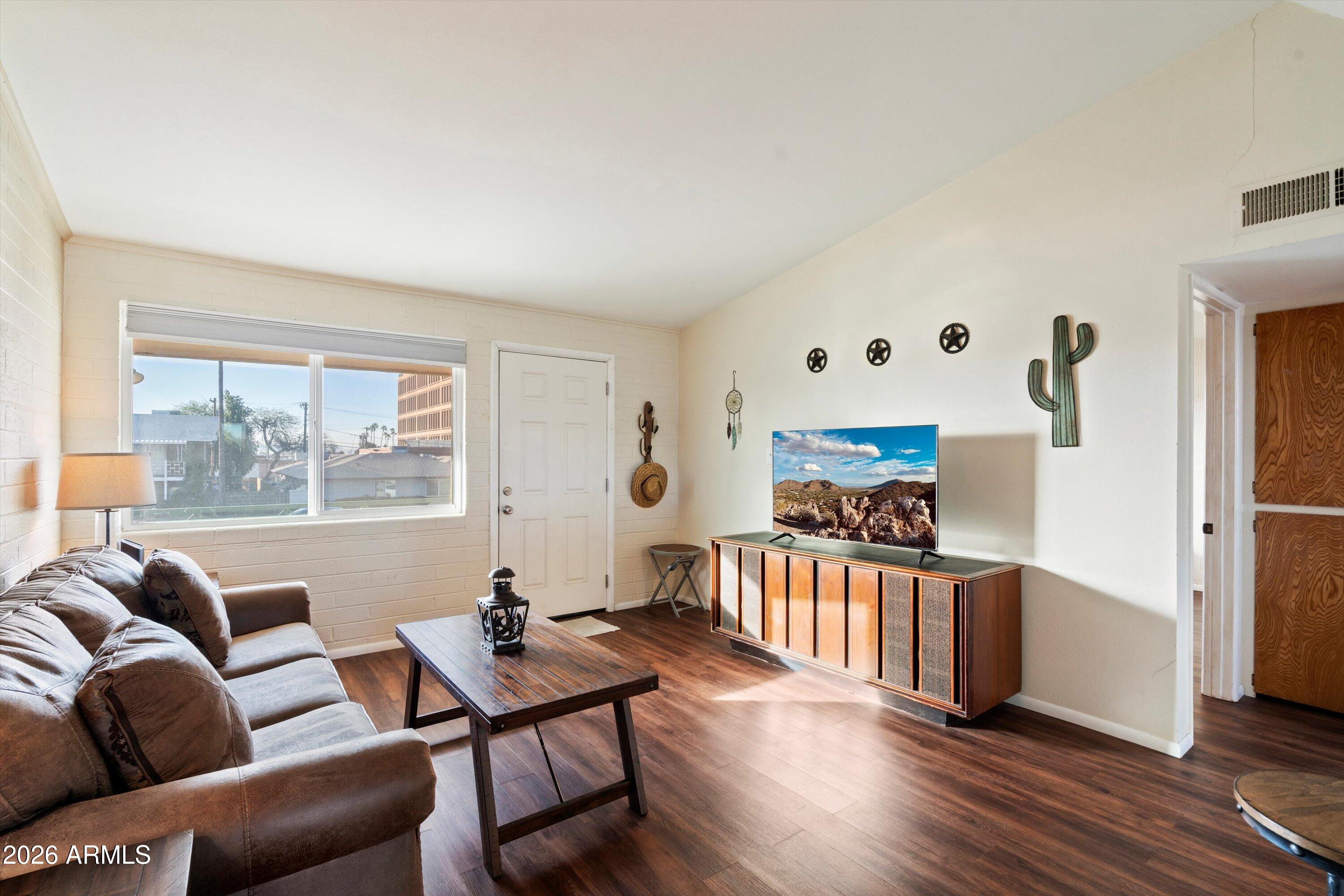 1908 W BERRIDGE Lane 11