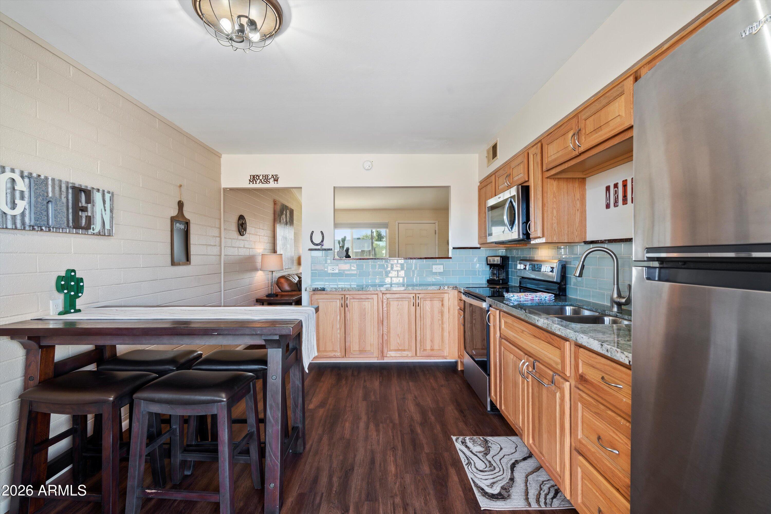 1908 W BERRIDGE Lane 11