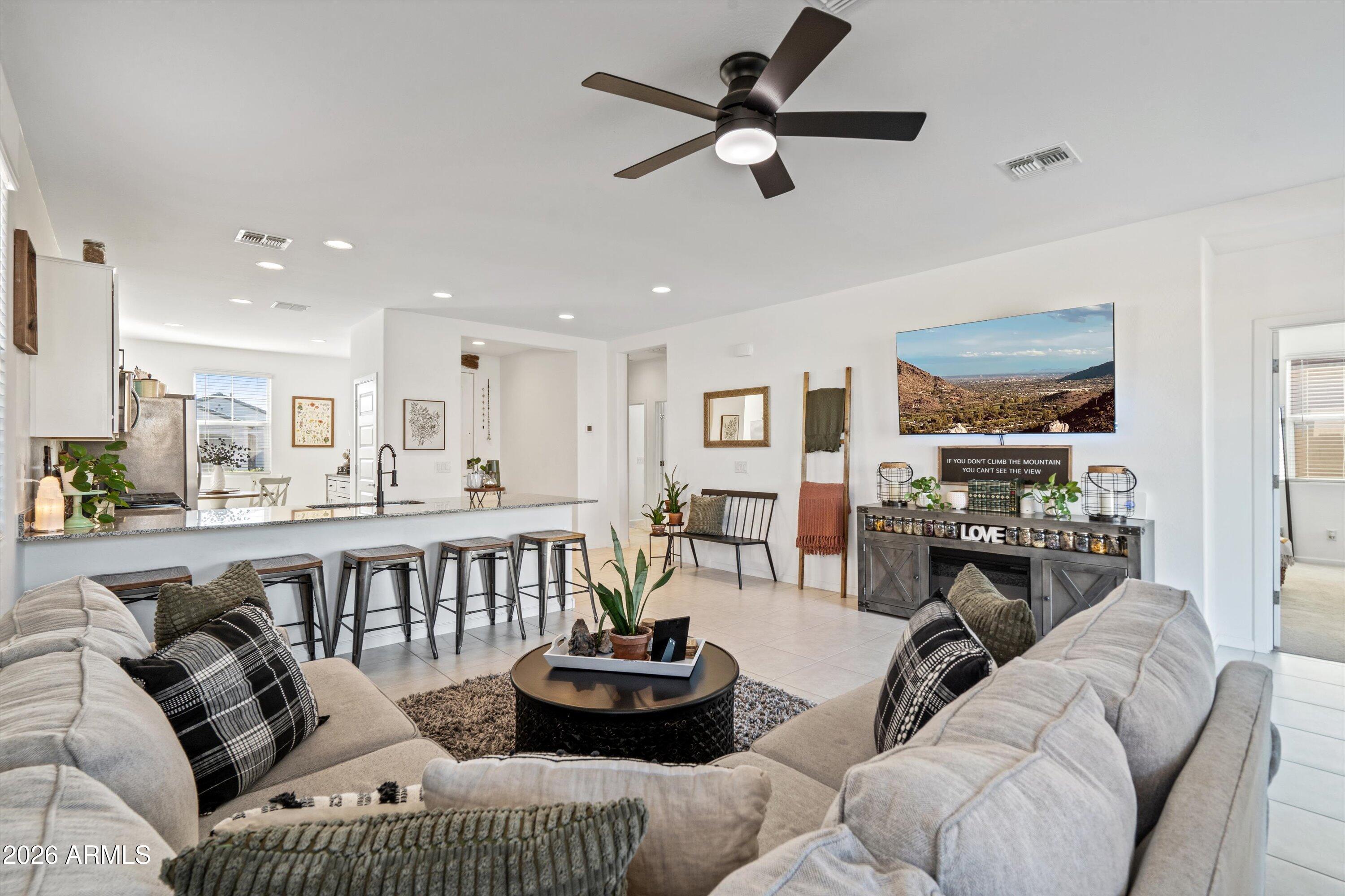 3074 E RIDING BOOT Way