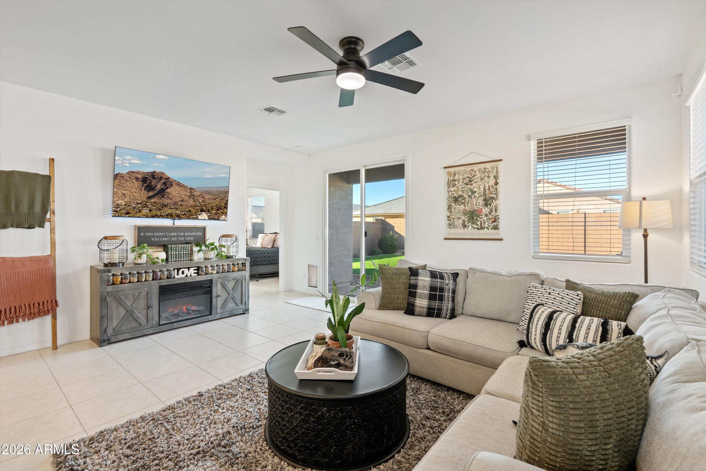 3074 E RIDING BOOT Way